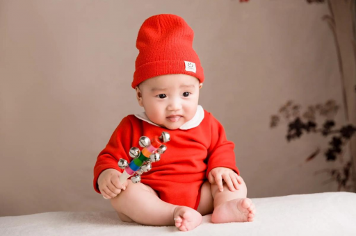 东明怀孕肚子饿了就想吐